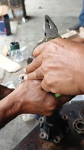 Quick way to install Ford front axle seal #mechanic #tips #trick | Yunta Wijaya