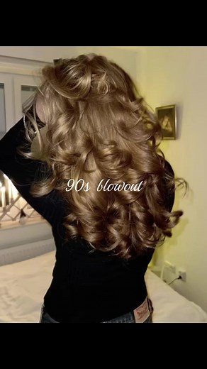90s Blowout Hair: How to Get the Classic 1990s Blowout