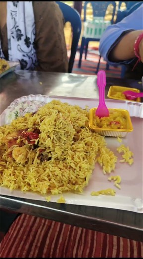 team lunch day at office 😁 #influencercollab #influencer #newyoutuber #newvideo #lunchtime #office