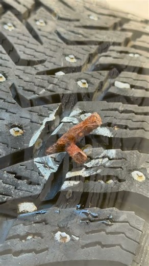 Quick & Easy Tire Puncture Fix with a "Gummy Worm" Plug! 🛠️❄️