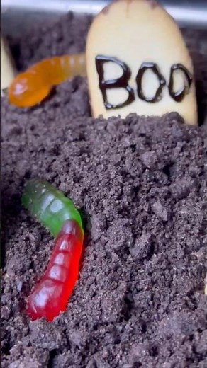 Easy Graveyard Dirt Cake| Spooky Halloween Dessert | Full Recipe In Description