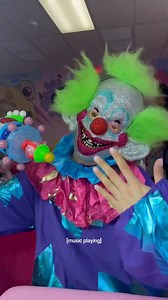 472K views · 1.1K reactions | would love to see a clown make balloon animals with these nails → https://yt.be/4HUCJ | YouTube | Facebook