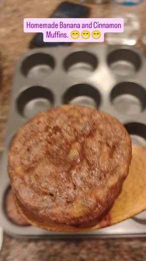 Decided to make Homemade Banana and Cinnamon Muffins from Scratch using A.I.....and IT TURNED OUT GREAT!! Ingredients: 2 Bananas Flour Baking Soda Vanilla Abstract Egg Unsalted Butter Cinnamon Sugar Salt #bananamuffins #banana #bake #homemade #beingvictor | Being Victor | Facebook