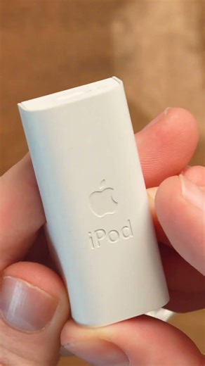 Apple USB Charger Powered by AAA BATTERIES - THIS IS SO CURSED!