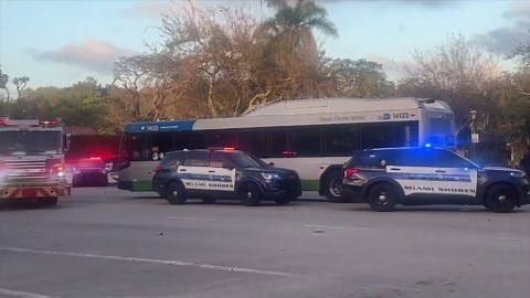 6 people hurt after crash involving bus and car in Miami Shores - WSVN 7News | Miami News, Weather, Sports | Fort Lauderdale