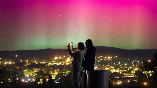 Missed last night's aurora australis? Here's when and where it's likely to put on a show tonight