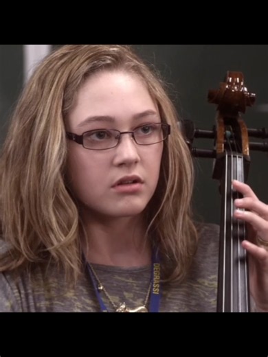 i love maya but the chicken cutlet incident was TOO FUNNY😭 #degrassi #mayamatlin #momashkour #degrassinextgeneration