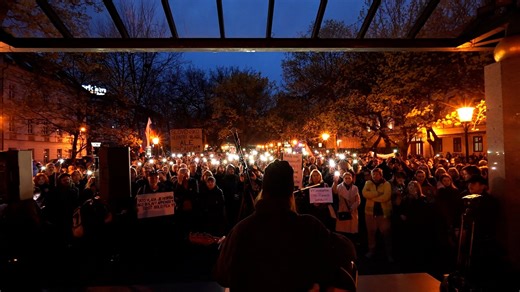 „Zvoníme na poplach“: Odhodlaní študenti vyšli do ulíc, aby protestovali proti vláde