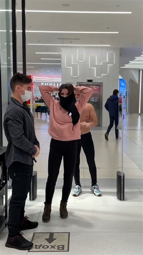 Bodybuilder tried to help a gorl...! 😆 #shmeksss #prank #bodybuilder #funny #reels #meme 😂 | Shmeksss