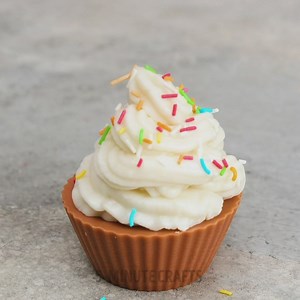 DIY cupcake candle: | 3-Minute Hacks