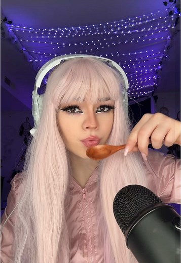 Exploring ASMR: Wooden Spoon Spit Painting Experience