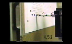 MicroFab Inkjet喷墨打印-通过多滴吸积分配更大的体积-在测试板上的多个位置分配