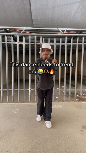 Amapiano Dance Challenge by Official Adfigo | Holy Babushka