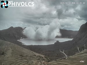 11M views · 177K reactions | LOOK: Time-lapse footage of minor phreatomagmatic eruption at the Main Crater of Taal Volcano that occurred at 11:42 AM, today (13 October 2025). This event generated plumes that rose 900 meters above the crater as recorded by the Main Crater IP Camera. Alert Level 1 prevails over Taal Volcano. #TaalVolcano | Philippine Institute of Volcanology and Seismology (PHIVOLCS-DOST) | Facebook