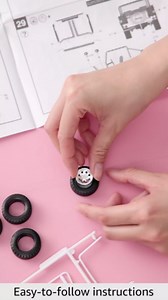 Revell 14547 '77 Jeep CJ-7 2'N1 1:24 Scale 136-Piece Skill Level 5 Model Building Kit