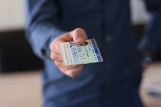 Voici comment enregistrer votre carte d'identité sur votre téléphone