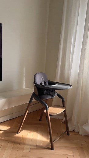 Sleek solutions for every age, stage, and milestone 🦒 The Bugaboo Giraffe is the chair designed for all ages. It only takes a second to adjust, and you don’t need to use any tools. | Bugaboo