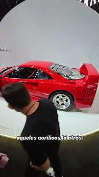 A lenda. O ícone. Ferrari F40 no salão de SP