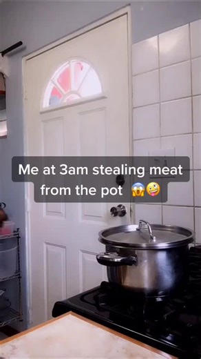 That dam pot cover sell me out 😱🤪😂🤣🤣#WhenWeWereYounger #NeedToKnow #jamaicanbelike #viral