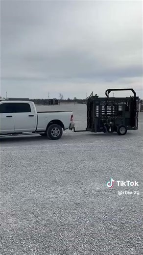 You know you need a portable cattle chute #cattleequipment #livestockhandling