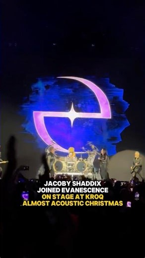 Jacoby Shaddix joined EVANESCENCE on stage for their hit BRING ME TO LIFE