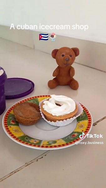 Come with us to the ice cream shop #cuban #english #reallifestories #latinacreator