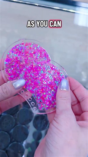 Snowglobe headband tutorial ✨️🌸✨️🌸✨️ Here's a step by step tutorial on how to make our snoeglobe headband clippies kit! Super fun and easy! Everything you see is from Https://vinylandtullesupply.com approved vendor and distributor ✨️🩷 You'll need: ✨️ VTS snowglobe headband kit ✨️Magic flow original snow globe solution ✨️Resin rockers UV resin ✨️UV light ( higher wattage the better) I use Resin Rockers Magic Cure Light! ✨️ The Glitter Guy chunky glitter ✨️ Squeeze bottles ✨️ UV dtf stickers #s