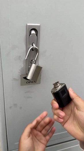  One Key, Two Locks! #Vanma's smart key unlocks multiple locks securely. Remote access, blacklisting & more!  Learn more: www.lockmanage.com  Contact: sales@lockmanage.com #SmartSecurity #AccessControl #LockTech | JWM Group—Vanma lock&Guard Tour | Facebook