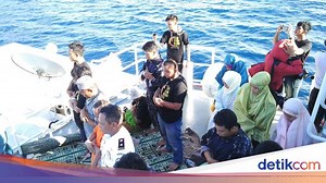 Salat di Kapal Laut, Arah Kiblat Hadap ke Mana?