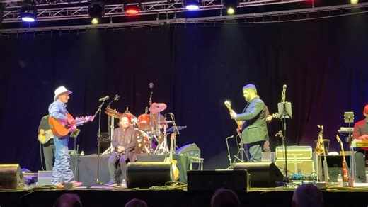 The Moondogs had the honor of sharing the stage with Marty Haggard, son of the legendary Merle Haggard, for a beautiful performance of “Silver Wings.” Hearing Marty sing one of his dad’s classics with us behind him was something special — heartfelt, soulful, and a true tribute to country music history. The crowd felt it, we felt it, and it’s a moment we won’t forget. Grateful to be part of a night filled with music, memories, and legends. ✨ #Moondogs #MartyHaggard #MerleHaggard #SilverWings #Jam