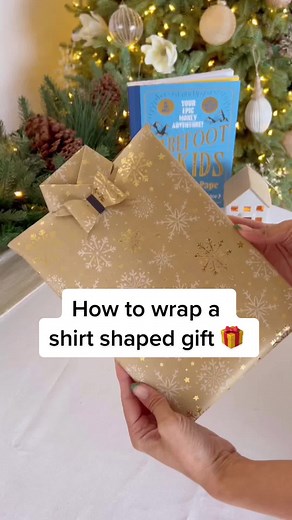 This year we’re gifting Barefoot Kids to the kids in our family 🎁 Barefoot Kids is the new book from The Barefoot Investor and shares valuable skills for kids to build businesses manage money while being kind and resilient! A great gift for your mini future leaders and businesspeople 👔 find it at your local bookshop!