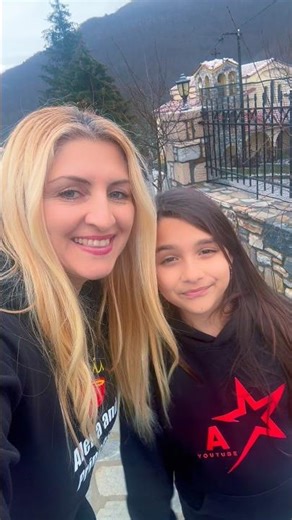 ΚΑΛΑ ΧΡΙΣΤΟΥΓΕΝΝΑ ΣΕ ΟΛΟΥΣ 🎄 #andriana #alena #christmas