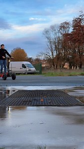 THE VEHOP HAS BEEN HIGH-PRESSURE WASHED — IT WAS ABOUT TIME! #veehop #electricvehicles #kärcher Découvre notre site internet: scoot-motion.com | Scoot Motion