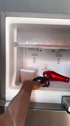 1.6M views · 22K reactions | "Résolvez le problème du réfrigérateur en quelques minutes en utilisant seulement un sèche-cheveux !" | Conseils Pratiques | Facebook