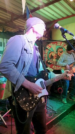 Lightin' 'er up and Shakin' 'er downat the Rail & Ale Bluesfest | Gary Cain