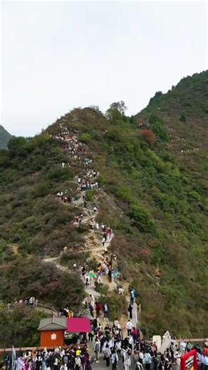 Toàn cảnh núi thiêng Yên Tử và Chùa Yên Tử