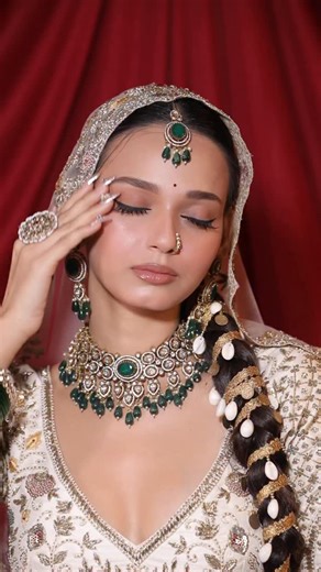 Kashish Jain on Instagram: "Mini Tutorial 🚨 Youtube- @pkmakeupstudio For 7 Days Offline Course Details👇🏻 📞- +91 7228996655 Makeup - @kashishjain613 Hair @priyajaiiin #pkmakeupstudio #kashishjain613 #makeupgoals #makeupartistworldwide #makeuptransformation #makeuptutorials #suratmakeup"