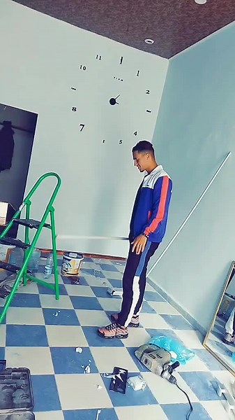 Assembling a Green Ladder: Step-by-Step Guide