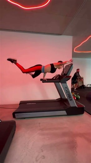 Have you ever seen an alien on a treadmill? #shorts #gym #paranormalactivity #athlete #calisthenics
