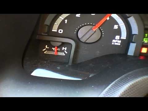 2010 Ford E-350 5.4L V8 Start Up & Rev - Passenger Van / Noah's Ark