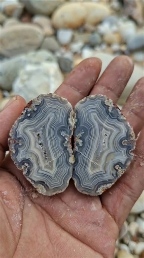 Rare Stone Discovery in the River – Nature’s Hidden Treasure