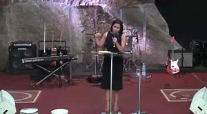 686K views · 20K shares | Deixa Deus levar pra longe quem não combina com o projeto que Ele tem pra você!  | Gabriela Lopes | Facebook