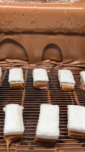 Pick up your treats… hot chocolate bombs, caramel chocolate apples, almond butter crunch and more… before the snow!! Tuesdays: 10-5 Wednesdays: 10-5 Thursdays: 10-6 Fridays: 10-5 Saturdays: 10-4 Sun & Mon: CLOSED 62 East Mill Road Long Valley, NJ 07853 908-867-2000 ChocolateNJ.com #longvalleychocolateshoppe | The Chocolate Shoppe