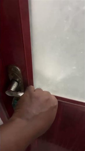 How to open door 😉😉😉