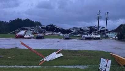 Injuries, damage reported after tornado emergency sweeps Mississippi