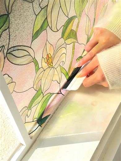 🌸 Bring Serenity to Your Windows The White Lily Window Film turns everyday glass into a delicate floral canvas. Softens sunlight, adds privacy, and enhances any room with elegance. Easy to install — peel, spray, stick 🙌 Removable anytime, renter-friendly, and perfect for DIY upgrades. Explore more about this product: https://addhereshome.com/products/add-hereswhite-lily-3d-stained-glass-window-film-static-cling #windowfilm #floralwindowfilm #decorativewindowfilm #privacyfilm #easyinstallation 