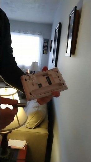 Emerson thermostat batteries change up time. How to do it.