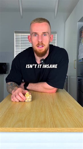 The truth about fat gain… You’re not crazy for feeling like ‘I don’t eat that much, but can’t lose any weight’ Most people don’t gain weight from one “bad meal”… They gain it from hundreds of tiny extras they never even think would make a difference Nuts, oils, dates, sauces… All good foods. But all very easy to overdo and RACK up the cals No single food is the enemy 🍩 The problem is how fast calories can add up when you’re not paying attention Remember, if you do it right, you can eat the donu