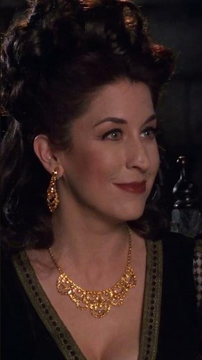 Her ear fell off | Elvira's Haunted Hills (2001)