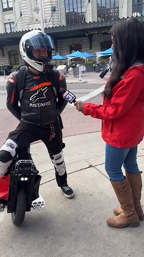🎥 Would you try this? I ran into “Spaceman Sam” while working near Union Station, 7K miles on his #electricunicycle 😮 With FOX31 #photojournalist Cesar Valadez 😎kdvr @spacemansam__ #BTS @artbycesarvaladez #unionstation #tvnews #cowx #nightphotography #Denver #travel #downtown | Shaul Turner